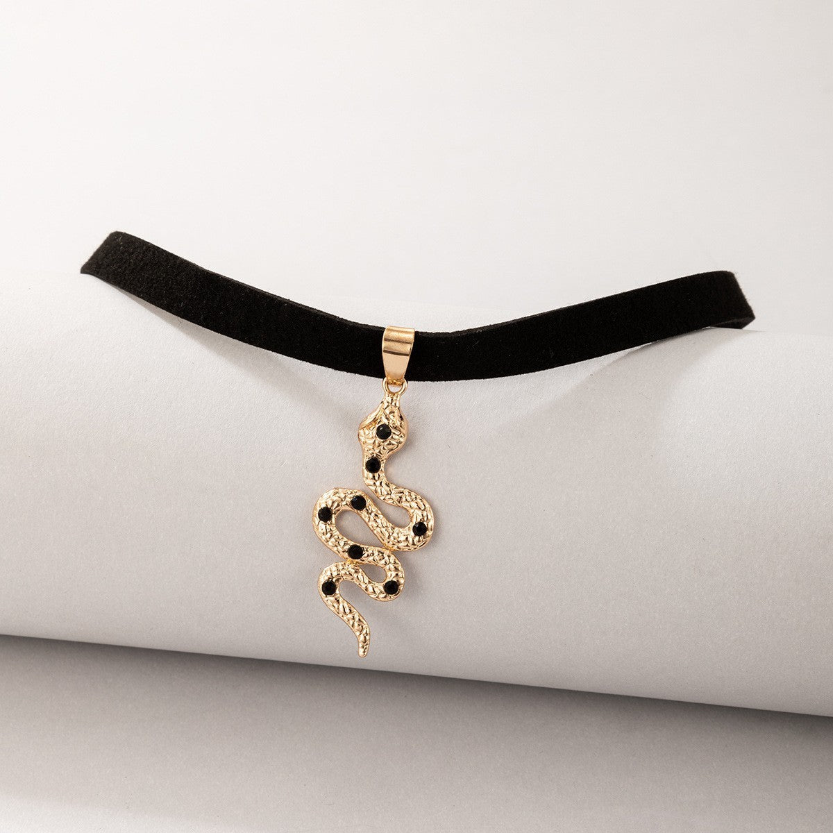 Witchy Gothic Grunge Velvet Choker Necklace - Dark Jewelry for Alternative Fashion Gifts