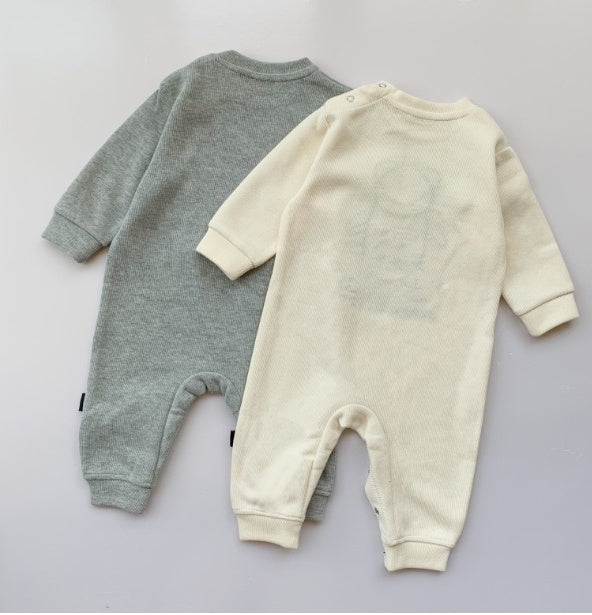 Trendy Baby Rompers for Boys & Girls – Plaid Onesies with Cute Bear Design, Infant Jumpsuits for Newborns, Stylish Children's Wear