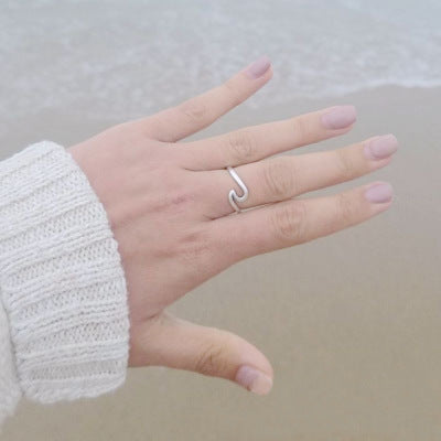 Simple Wavy Couple Ring – Creative Glossy Geometric Ring for Tanabata Gift, Unique Foreign Trade Design