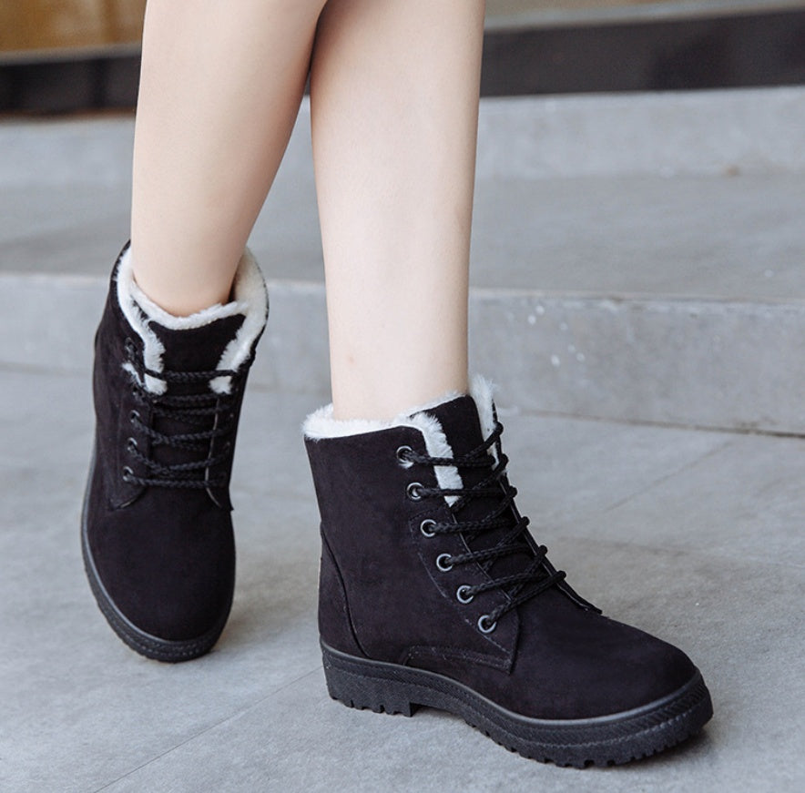 Women's Winter Snow Boots – Flat Casual Cotton Shoes with Large Size, Vulcanized & Plush Lining for Comfort