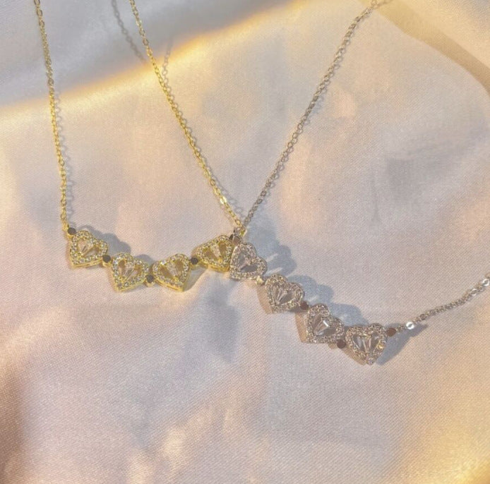 Retro Magnetic Folding Heart Necklace - Four-Leaf Clover Pendant Clavicle Chain Jewelry Gift for Women