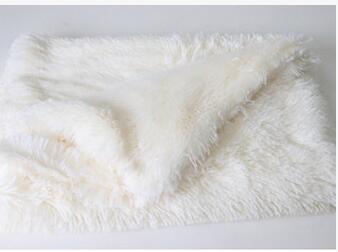 Premium Ultra-Soft Pet Blanket - Luxurious Comfort & Warmth for Dogs & Cats