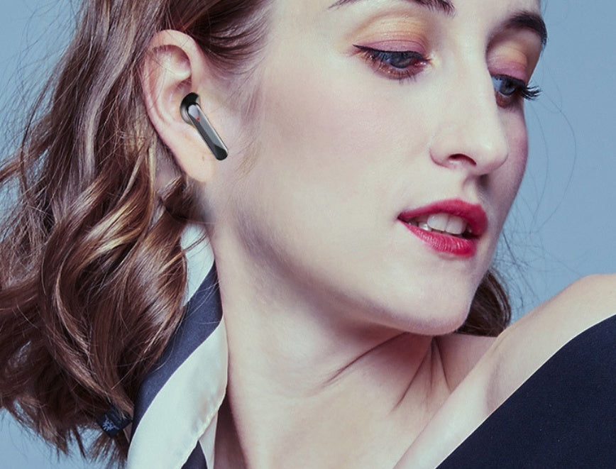 The New Bluetooth Black Tech E-sports Headset – Wireless Gaming Headphones with Advanced Sound and Noise Cancellation