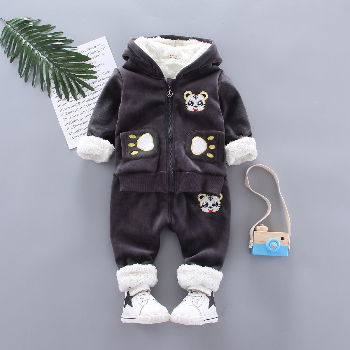 Children's Sports Suit – Stylish Tracksuit for Boys and Girls, Comfortable Kids Activewear for Outdoor Play