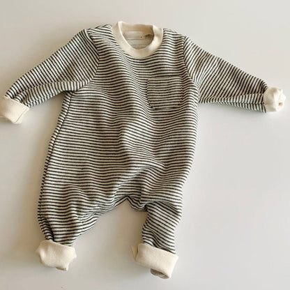 Striped Baby Jumpsuit – Comfortable and Stylish One-Piece Outfit for Babies to Wear Outdoors