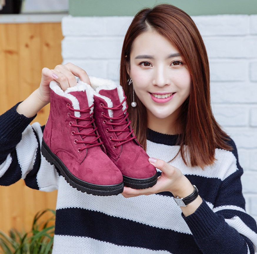 Women's Winter Snow Boots – Flat Casual Cotton Shoes with Large Size, Vulcanized & Plush Lining for Comfort