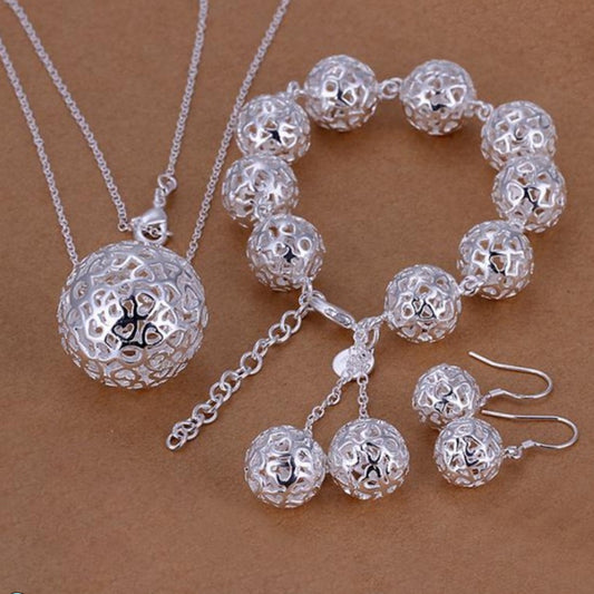 Exquisite Silver-Plated Three-Dimensional Ball Pendant Jewelry - Elegant and Unique Design for Stylish Looks